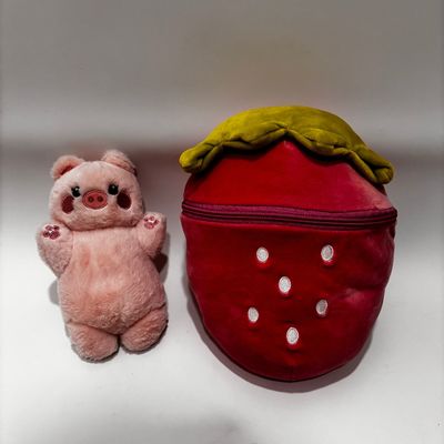 Mainan Plush Cute Dipenuhi Dengan Zipper Bentuk Strawberry Babi Kecil